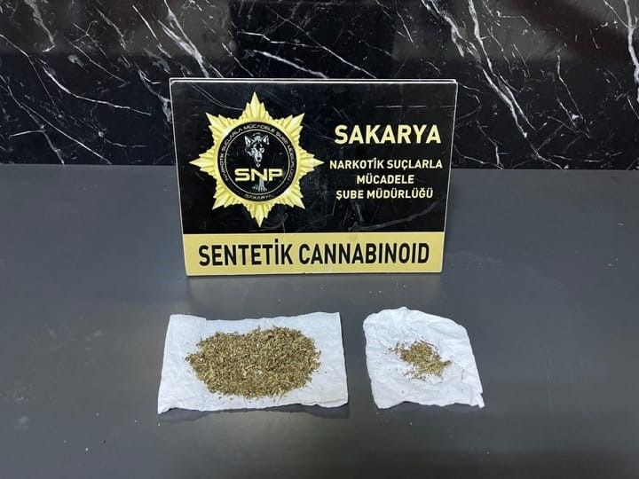Polisten Sürpriz Karşılaşma: Uyuşturucu Beklerken Bomba Buldular - Sayfa 3