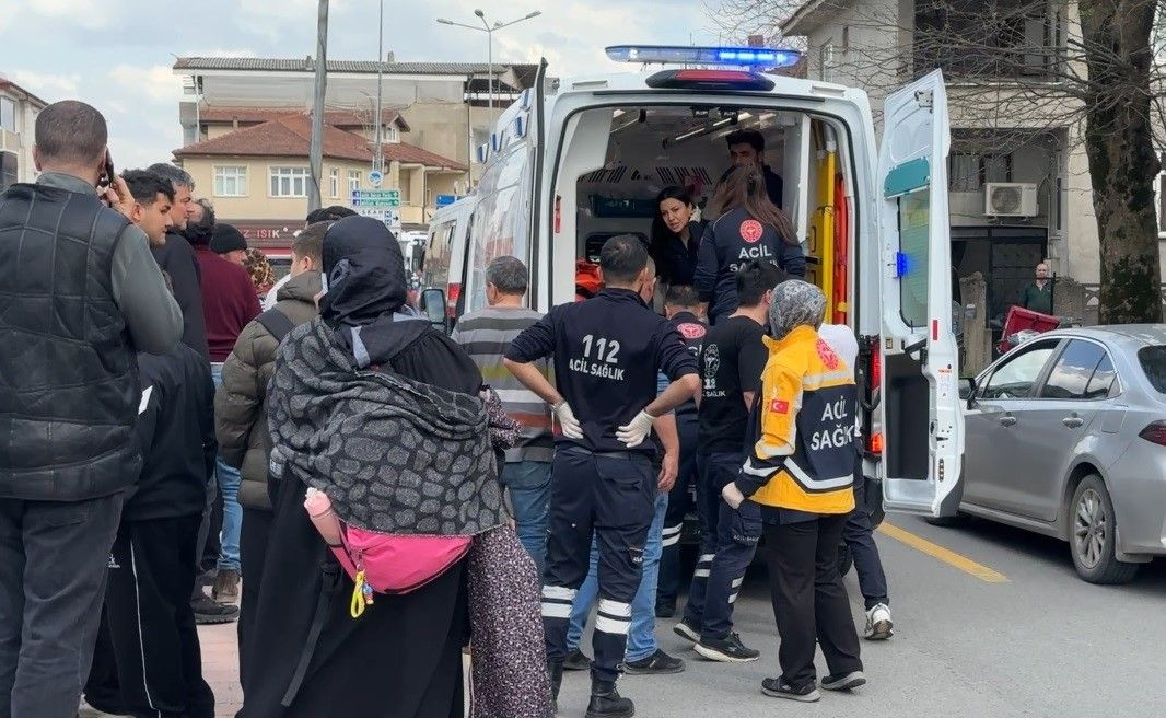 Yürekleri Ağza Getiren Kaza: 9 Yaşındaki Çocuğa Otomobil Çarptı - Sayfa 1