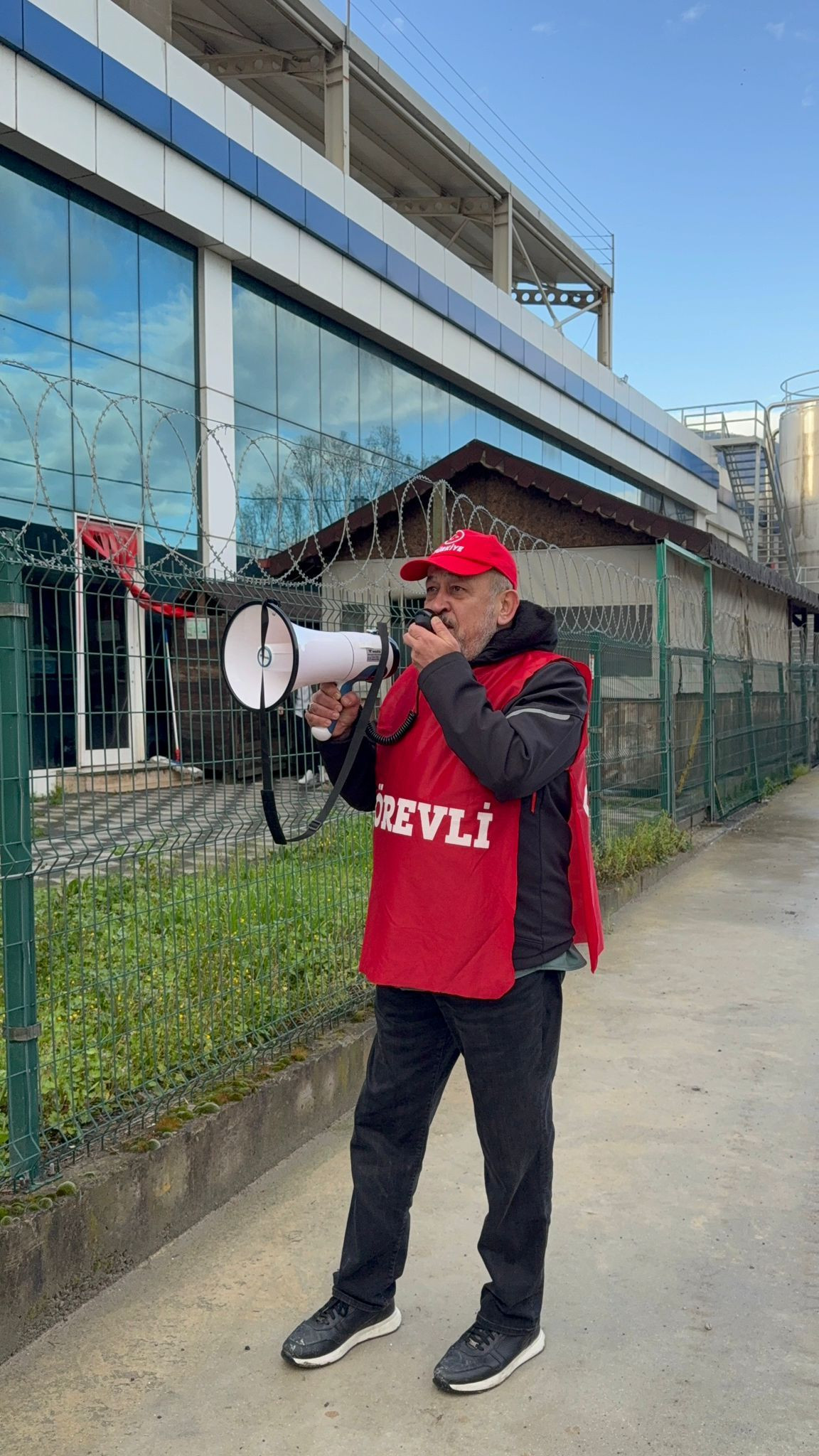 ASSU Fabrikasında Grev: Öz Gıda İş Eylem Başlattı - Sayfa 1