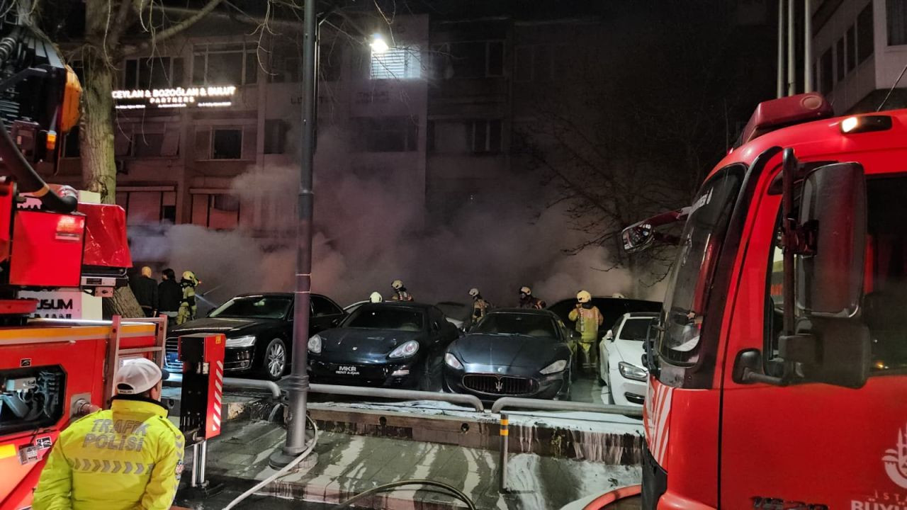 Oto Galeride Büyük Yangın: 15 Araç Küle Döndü, Zarar 100 Milyonu Aştı - Sayfa 2