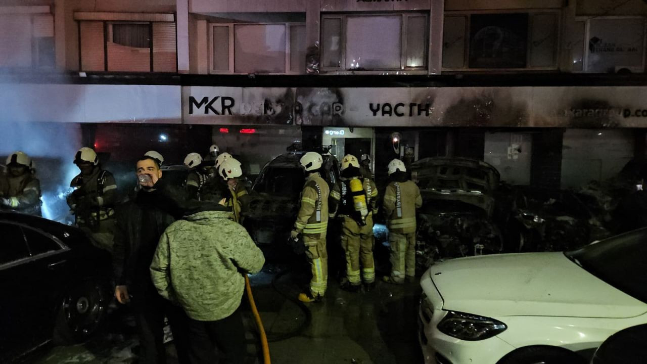 Oto Galeride Büyük Yangın: 15 Araç Küle Döndü, Zarar 100 Milyonu Aştı - Sayfa 4