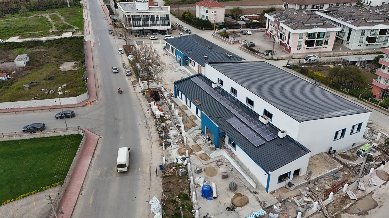 Arifiye Yüzme Havuzu ve Gençlik Merkezi Hızla Tamamlanıyor - Sayfa 1