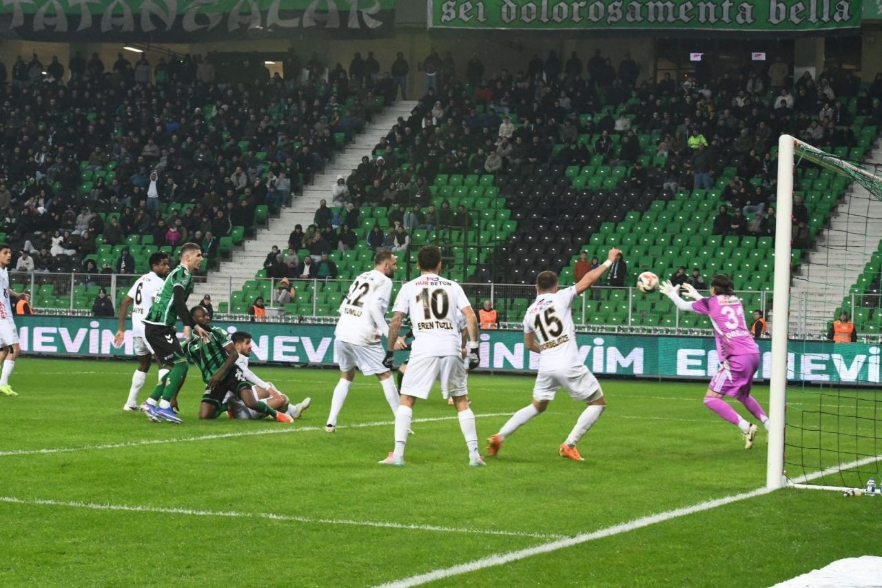 Sakaryaspor 15 Yılda Zirveden Düşüşe - Sayfa 1