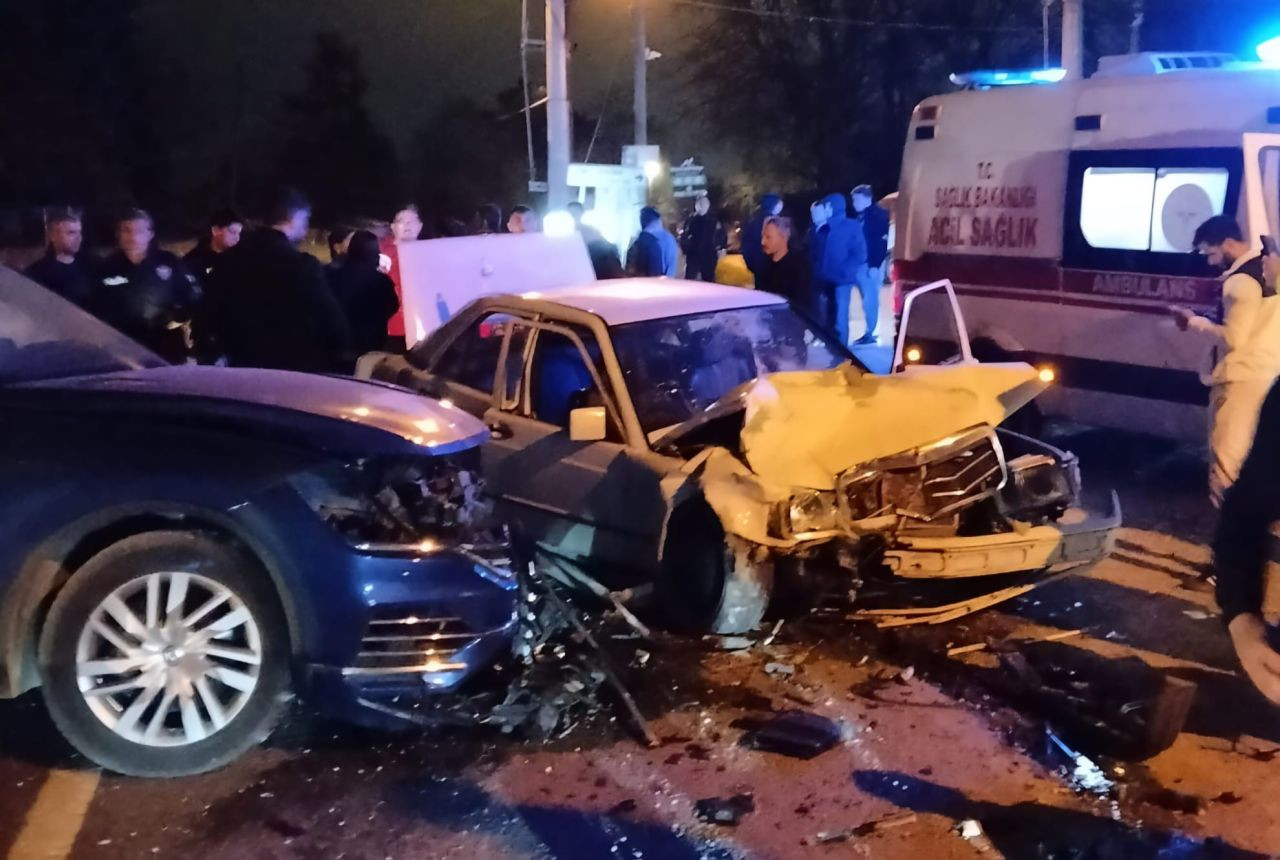 Sapanca’da İki Otomobil Çarpıştı: Beş Yaralı - Sayfa 1