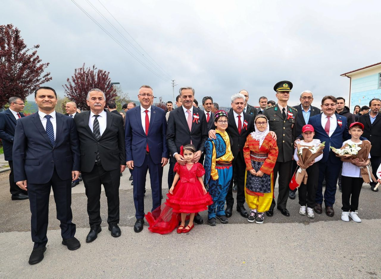 Başkan Alemdar Miniklerin 23 Nisan Coşkusuna Ortak Oldu - Sayfa 2