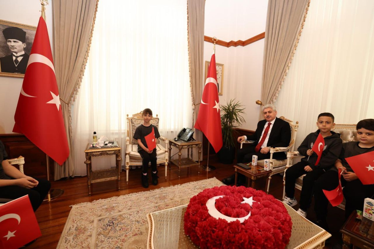 Miniklerden Anlamlı Ziyaret: Valilik Makamında 23 Nisan Heyecanı - Sayfa 3