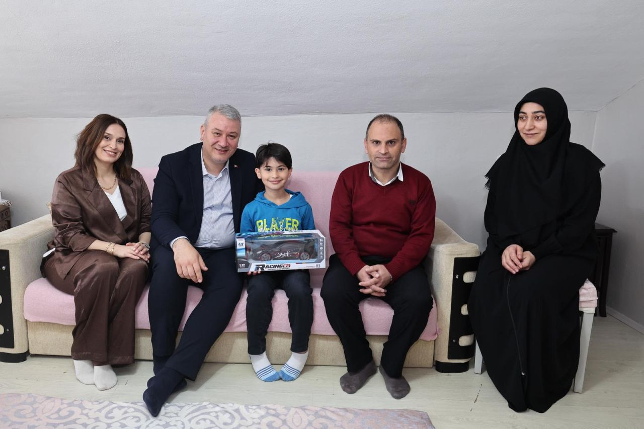 Serdivan’da Sosyal Belediyecilik Güçleniyor - Sayfa 1