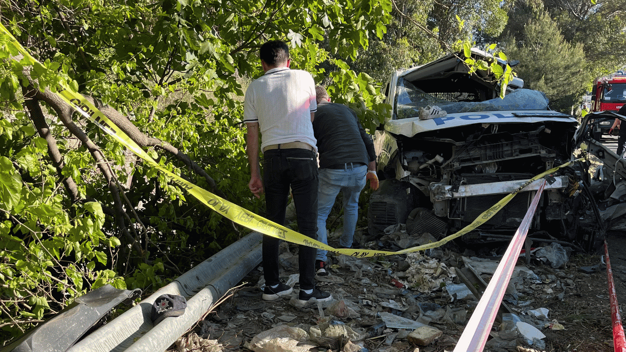 Freni Boşalan Tır 10 Araca Çarptı: 3 Ölü, 5 Yaralı - Sayfa 4