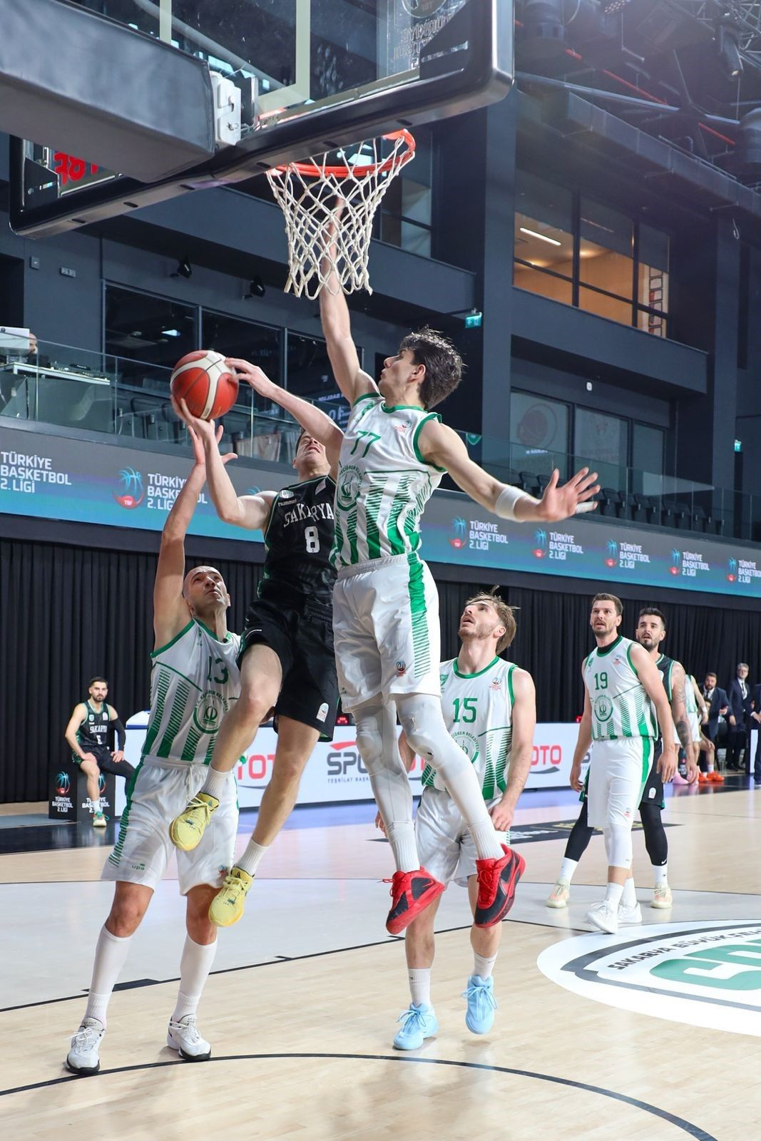 Sakarya Büyükşehir Basketbol Şampiyon Oldu - Sayfa 1