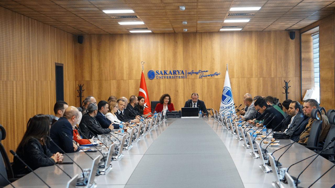 SAU İşletme Fakültesi Yeni Danışma Kurulu Toplandı - Sayfa 1