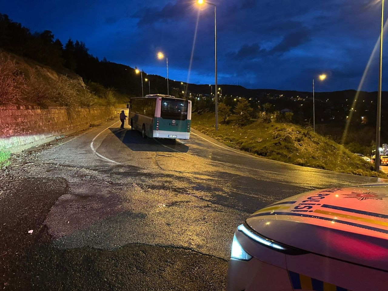 Alkollü ve Ehliyetsiz Sürücü Çaldığı Otobüsle Kaza Yaptı - Sayfa 2