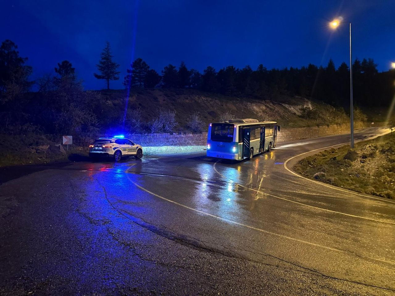 Alkollü ve Ehliyetsiz Sürücü Çaldığı Otobüsle Kaza Yaptı - Sayfa 3