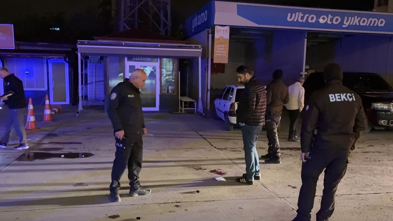 Akaryakıt İstasyonunda Bıçaklı Kavga - Sayfa 1