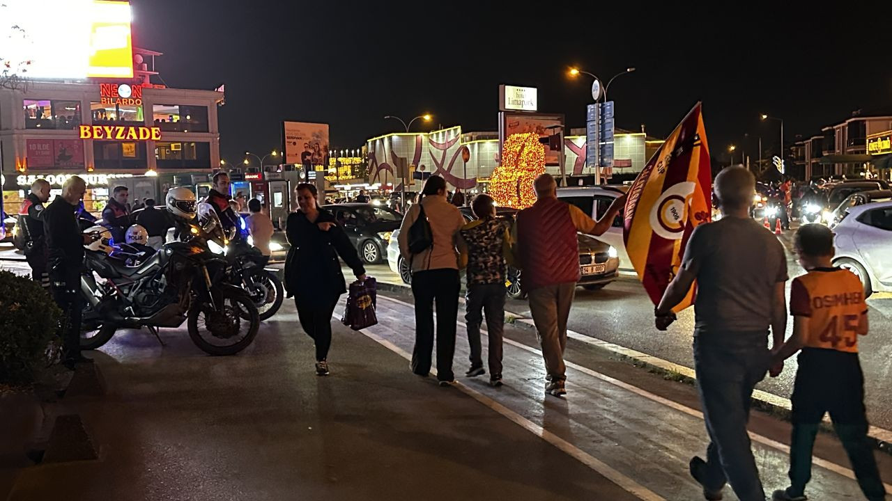 Galatasaray Şampiyonluğu Sakarya’da Büyük Coşkuyla Kutlandı - Sayfa 2