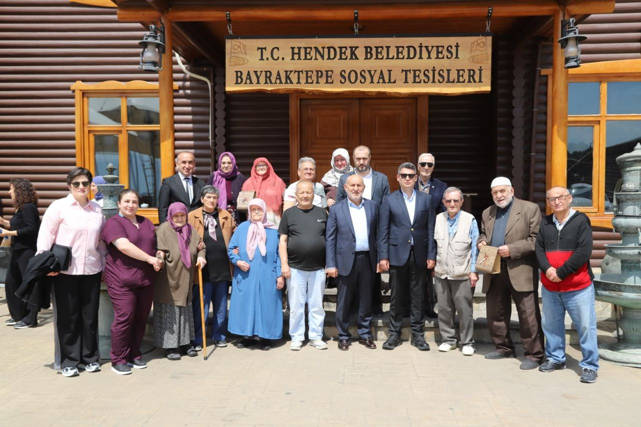 Huzurevi Sakinlerine Anneler Günü Kahvaltısı - Sayfa 1