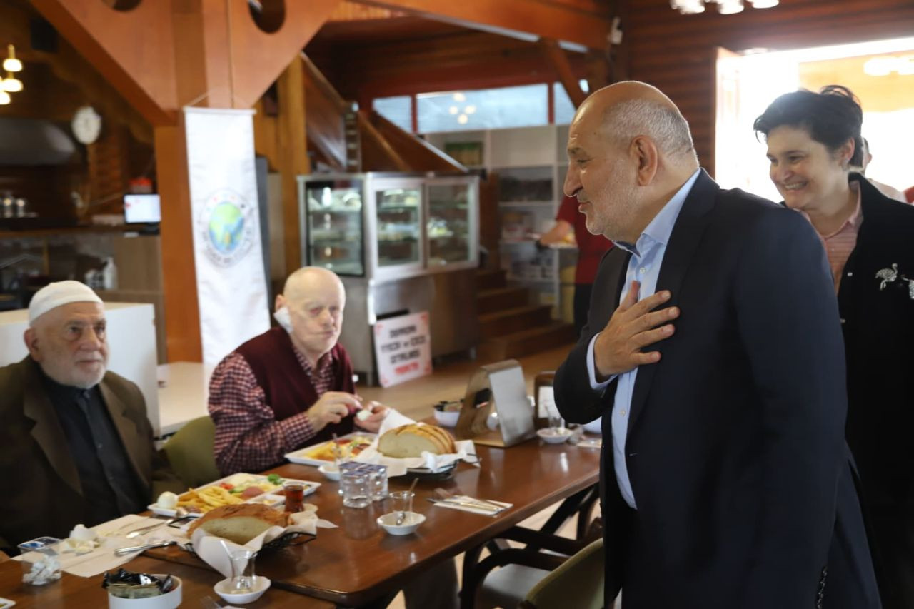 Huzurevi Sakinlerine Anneler Günü Kahvaltısı - Sayfa 2