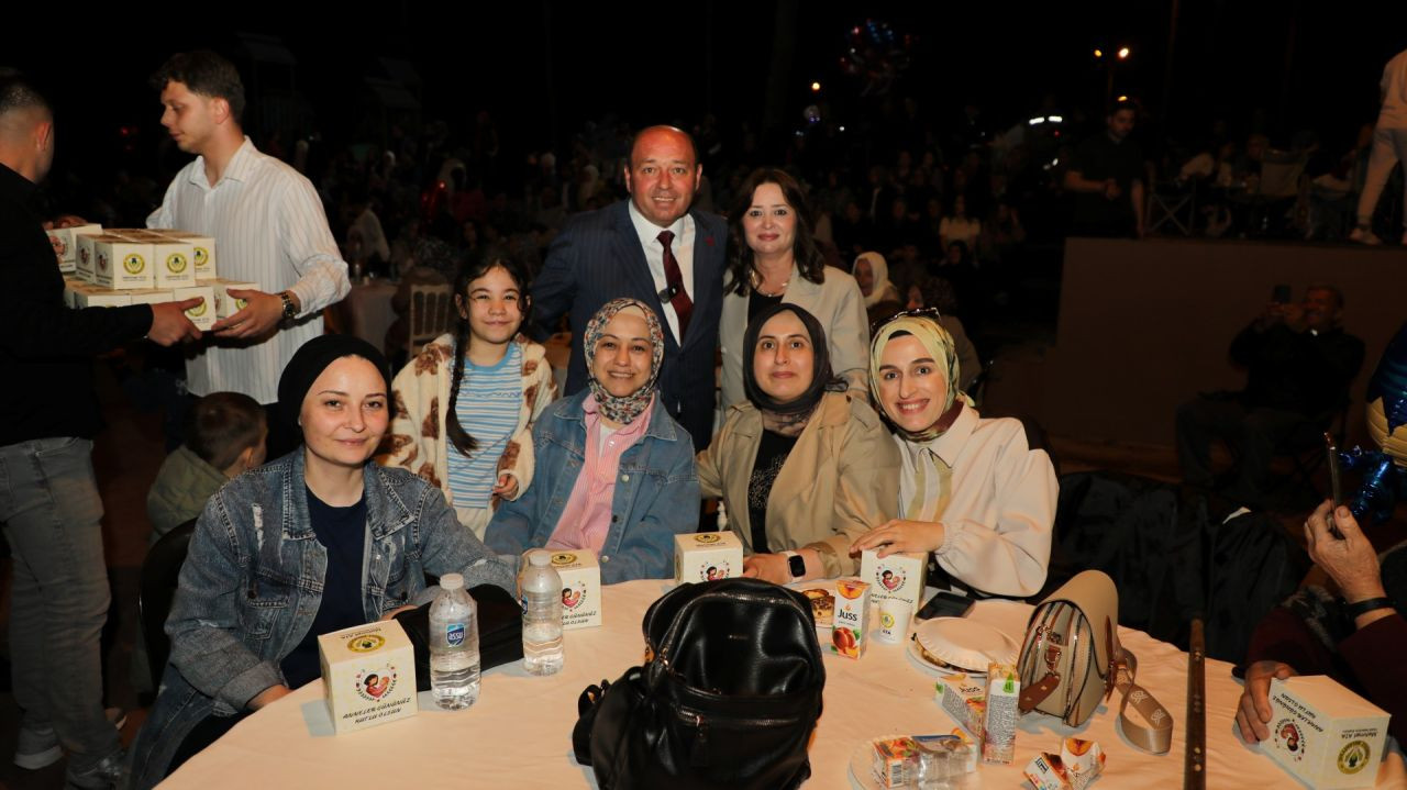 Anneler Günü Müzik ve Vefa Dolu Programla Kutlandı - Sayfa 1