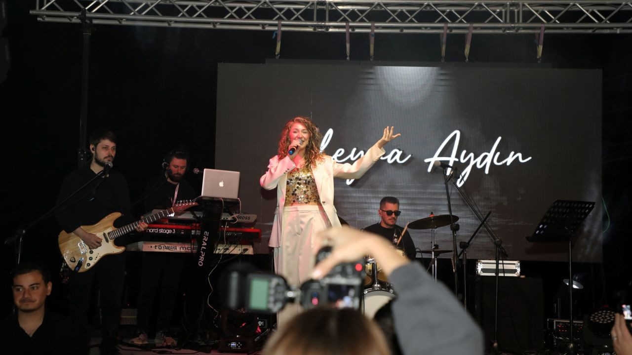 Anneler Günü Müzik ve Vefa Dolu Programla Kutlandı - Sayfa 4