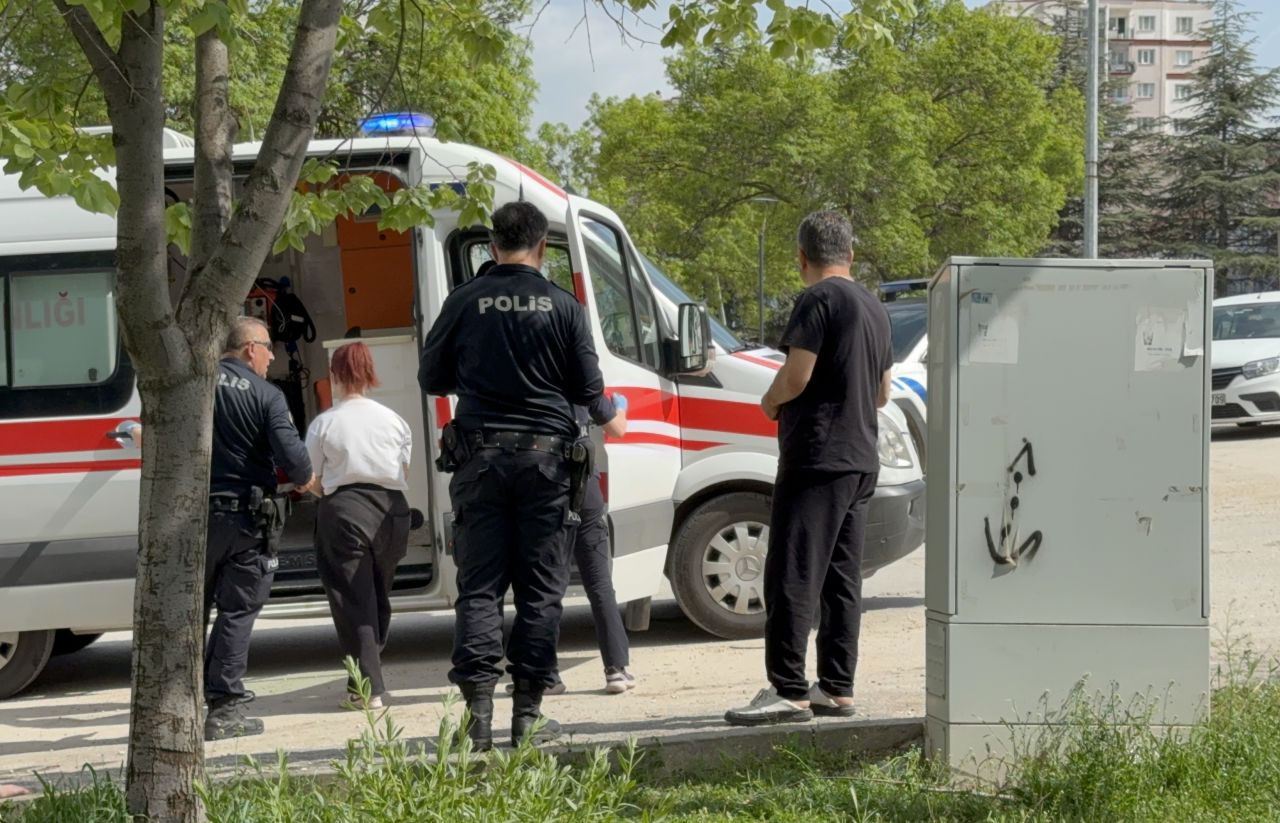 Genç Kızlar Arasında Bıçaklı Kavga: Üç Yaralı - Sayfa 2
