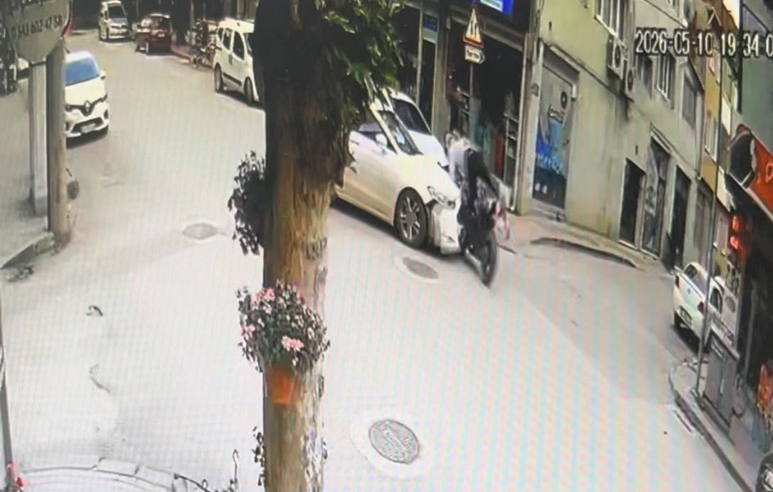 Otomobil ile motosiklet kafa kafaya çarpıştı: 1 yaralı - Sayfa 1