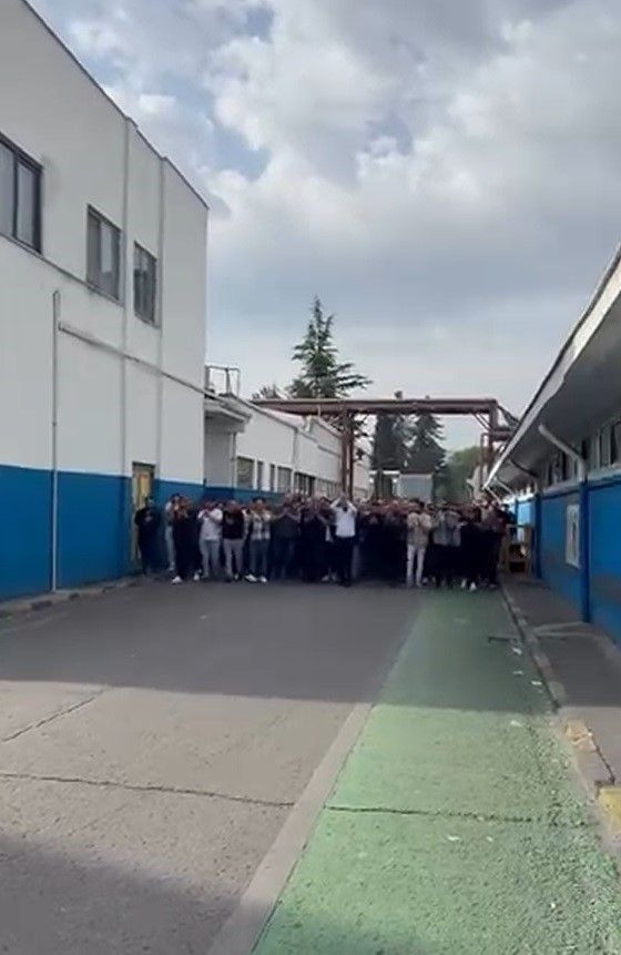 İşçiler Zam Teklifine Sloganlarla Tepki Gösterdi - Sayfa 1