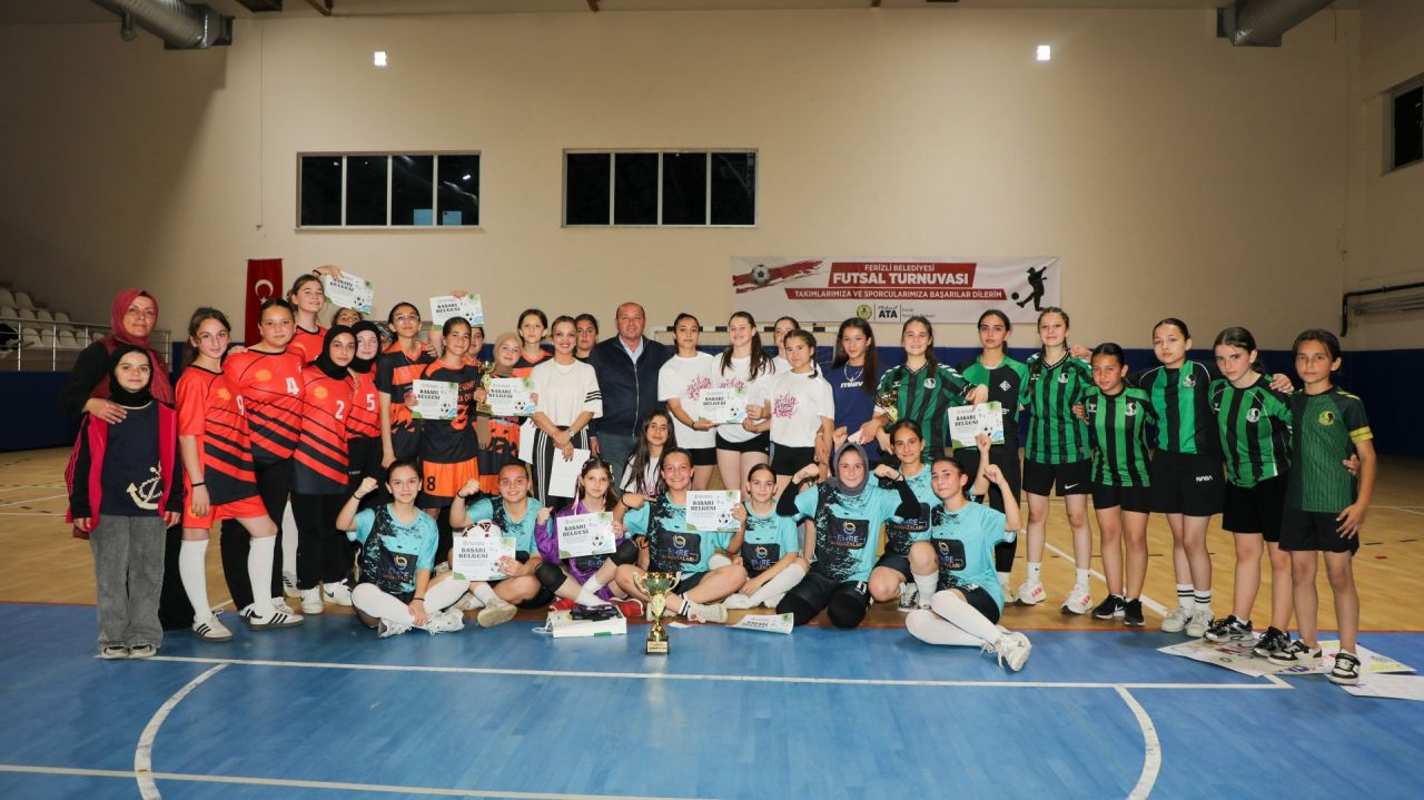 Ferizli’de Futsal Turnuvası Şampiyonu Ferizli Santos Oldu - Sayfa 1
