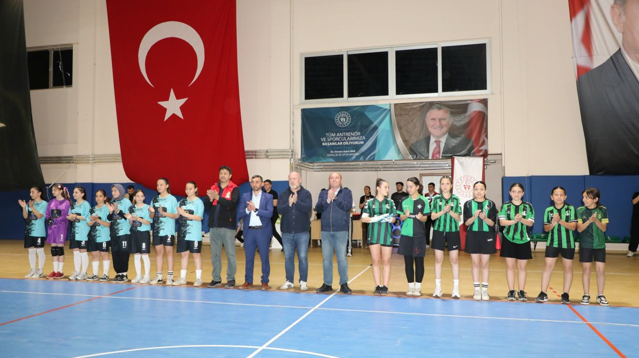 Ferizli’de Futsal Turnuvası Şampiyonu Ferizli Santos Oldu - Sayfa 3