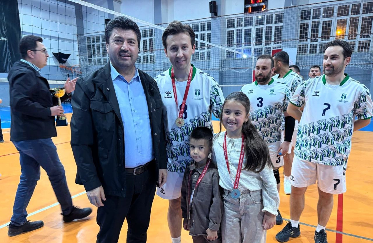 Kurumlar Arası Turnuvada Şampiyon SUBÜ - Sayfa 3