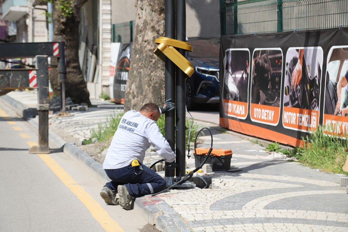 Hendek’te Remzi Efendi Caddesi Modern Aydınlatmaya Kavuşuyor - Sayfa 3