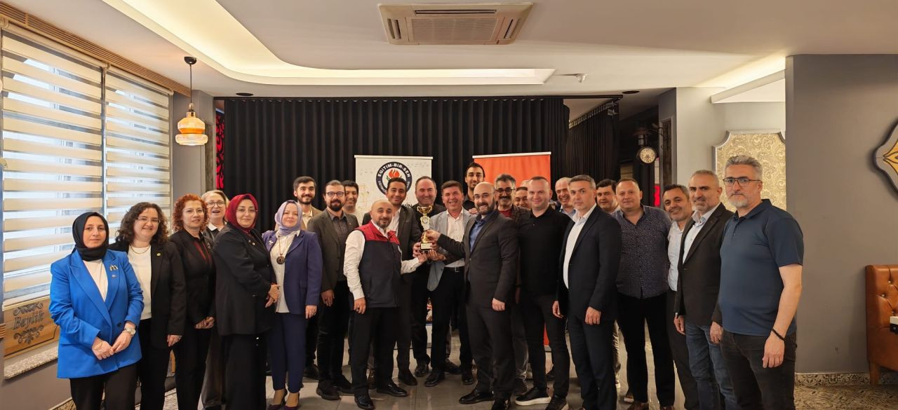Eğitim-Bir-Sen Rekora Doymuyor - Sayfa 4