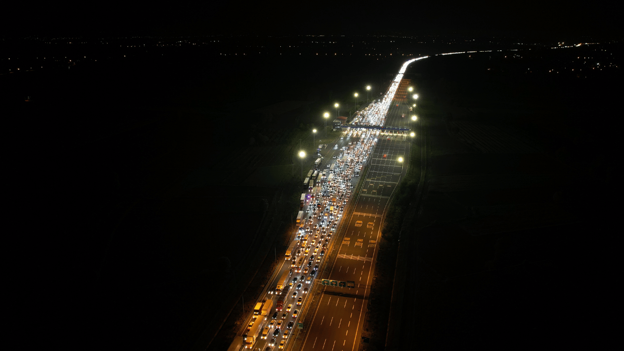 Sakarya’da Bayram Trafiği Kilitlendi - Sayfa 4