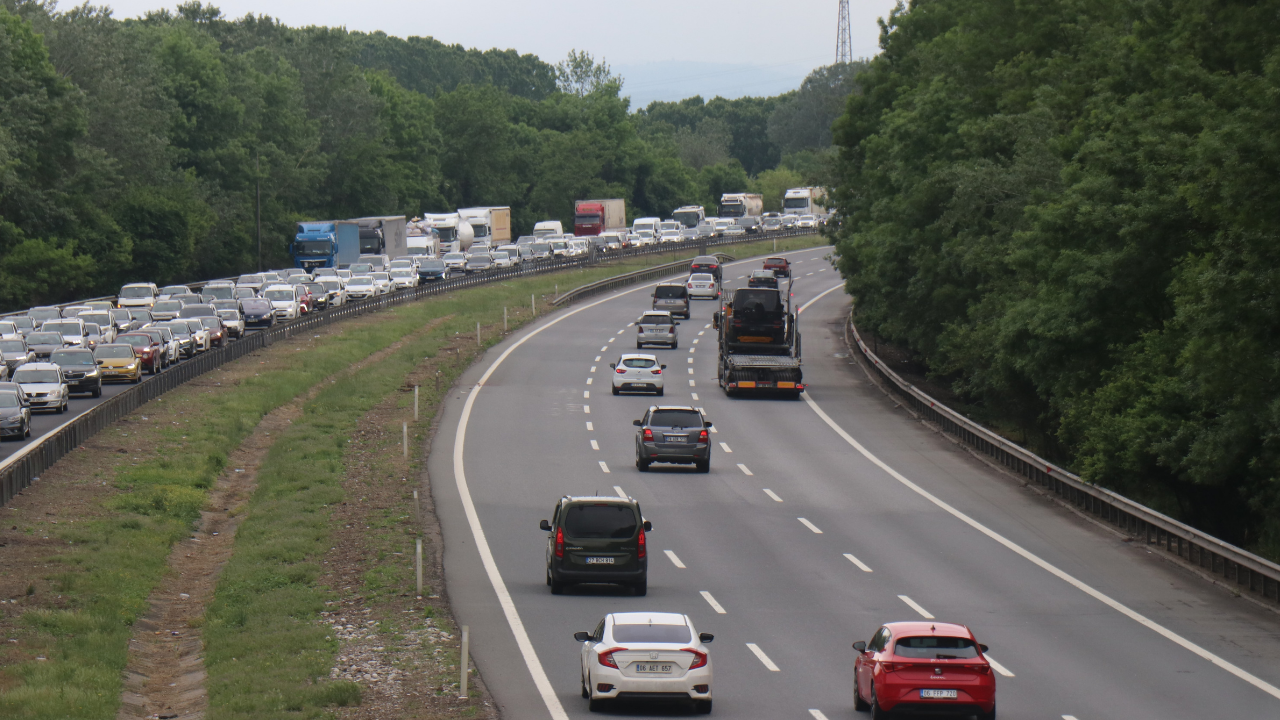 Sakarya’da Bayram Trafiği Akyazı Bölgesinde Kilitlendi - Sayfa 3