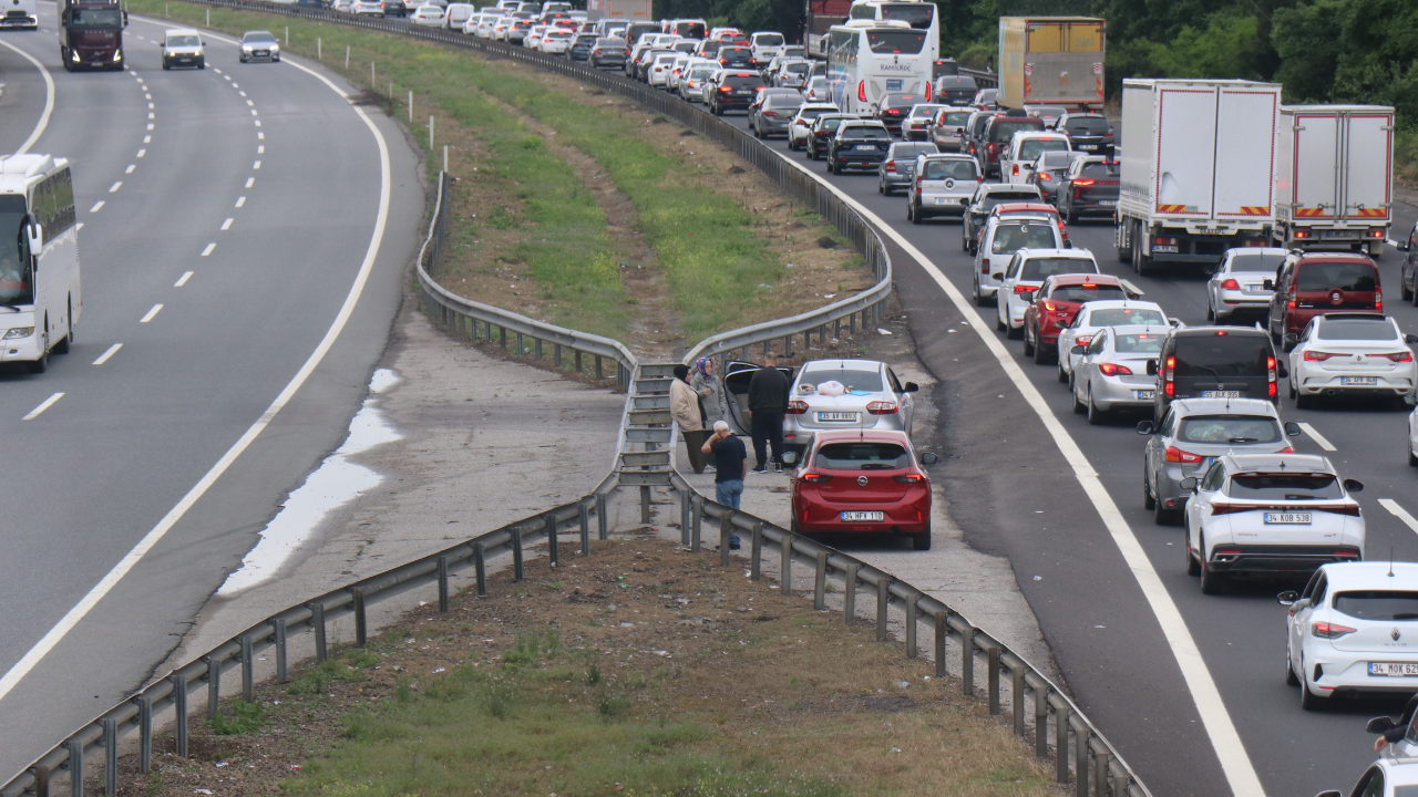 Sakarya’da Bayram Trafiği Akyazı Bölgesinde Kilitlendi - Sayfa 4