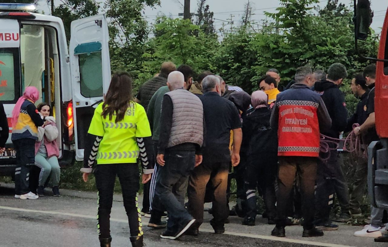 Sapanca’da Su Kanalına Devrilen Otomobildeki 2 Kişi Kurtarıldı - Sayfa 3