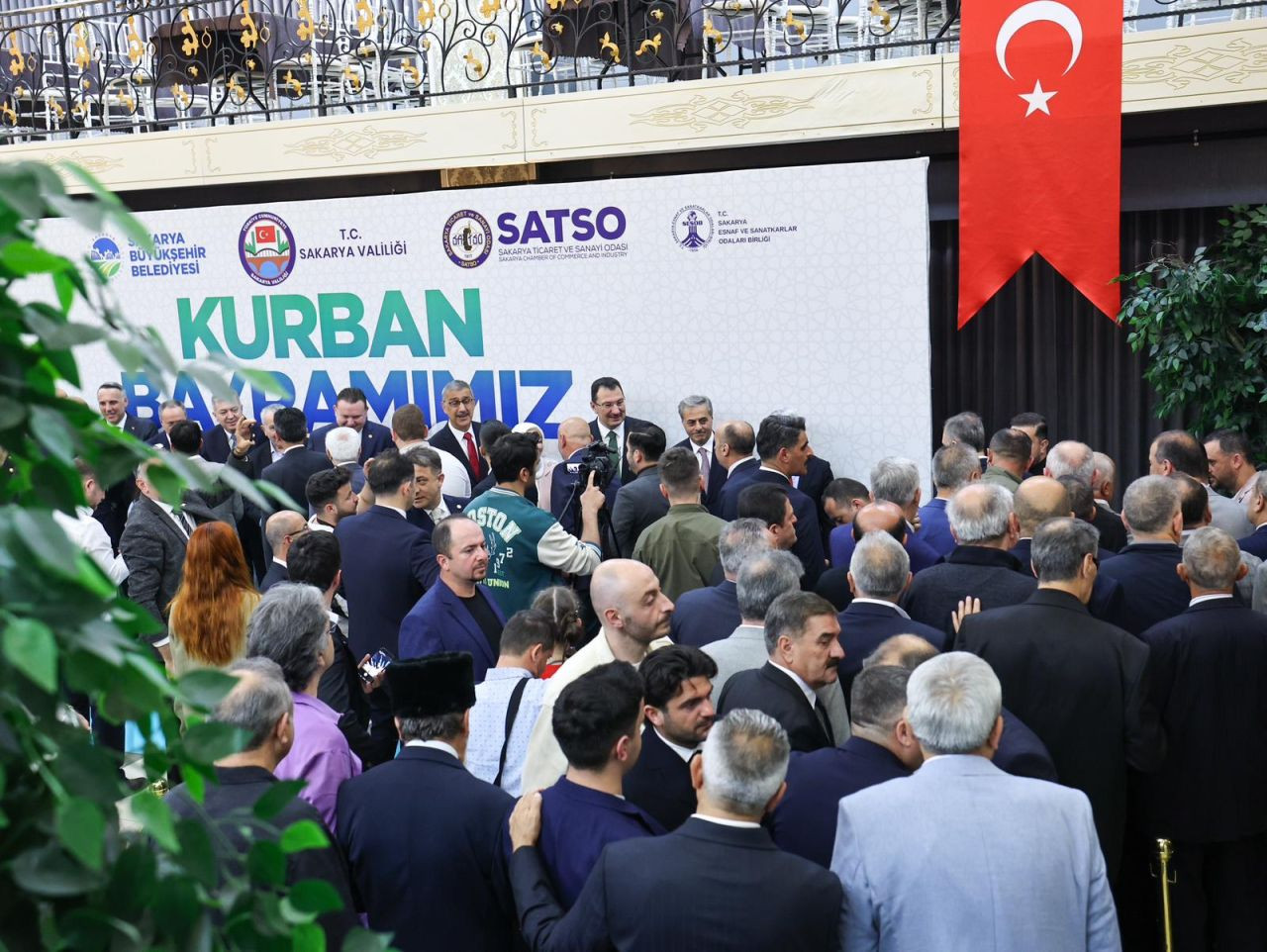 Büyükşehir Belediyesi ve İlçe Belediyeler, Vatandaşla Bayramlaştı - Sayfa 3