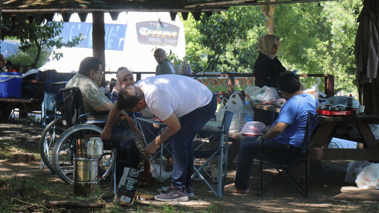 Güneşli Havayı Gören Tabiat Parklarına Koştu - Sayfa 4