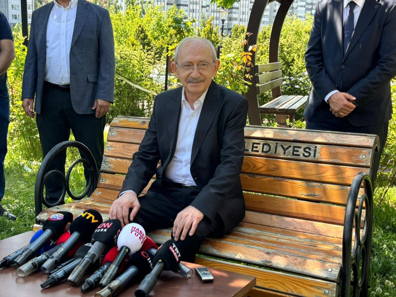 Henüz Bilmediğiniz Pek Çok Ayrıntıyı Halkla Buluşmada Anlatacağım - Sayfa 1