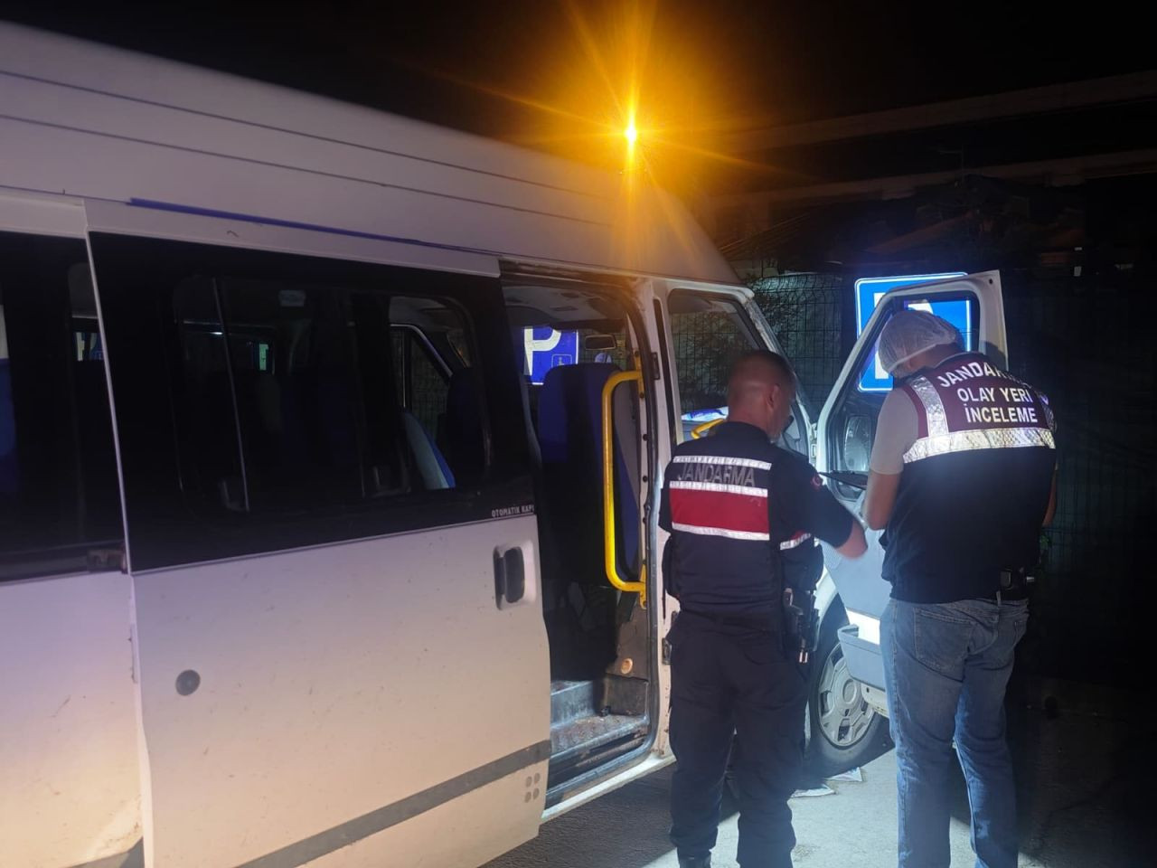 Kurşunların Hedefi Oldular, Aynı Minibüsle Hastaneye Gittiler - Sayfa 1