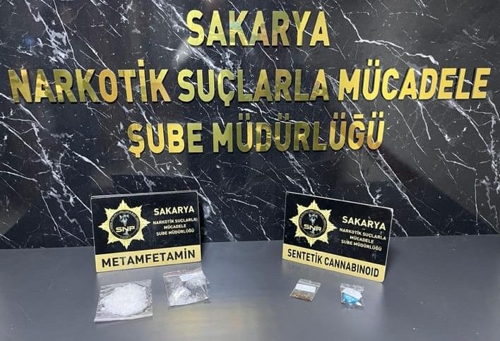 Adapazarı Gişelerde Uyuşturucuyla Yakalandılar - Sayfa 1