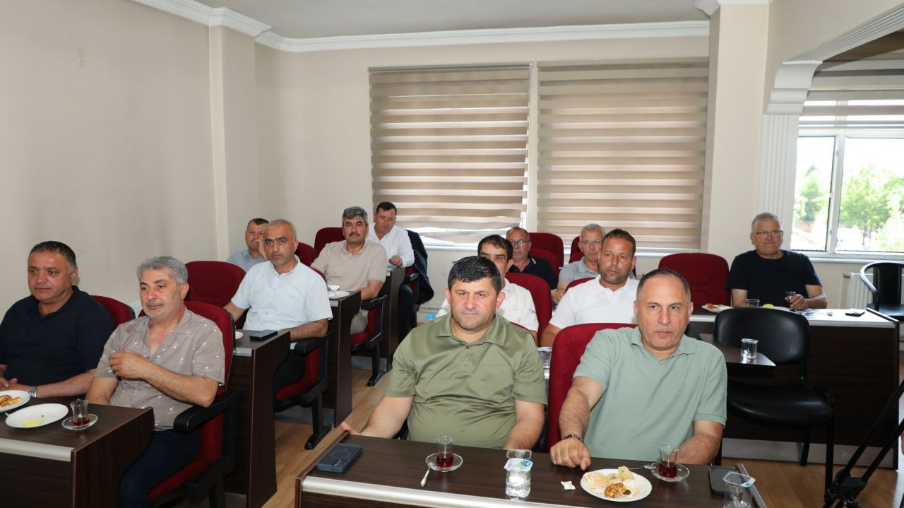 Ferizli’de Muhtarlar Toplantısı Gerçekleştirildi - Sayfa 1