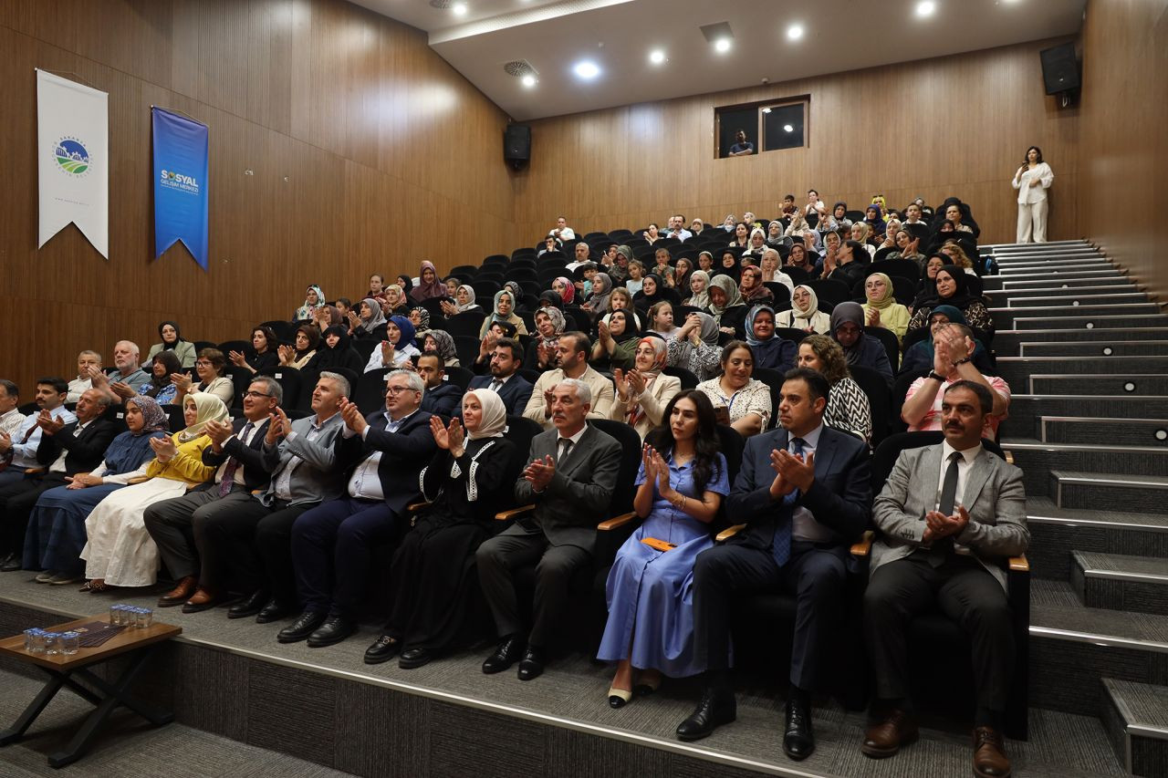 Akyazı’da SAMEK Yıl Sonu Sergisine Yoğun İlgi - Sayfa 1