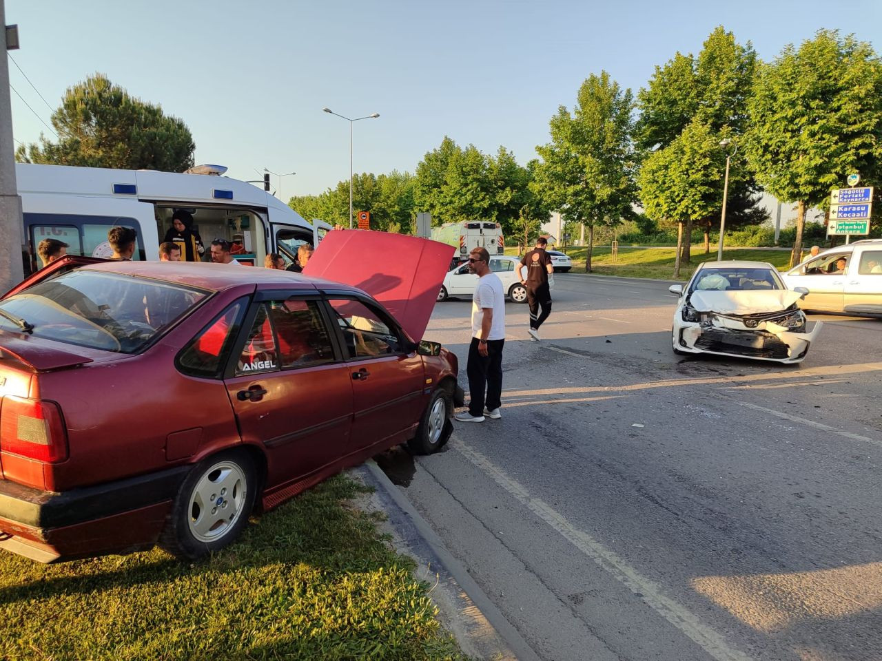 Adapazarı’nda İki Otomobil Çarpıştı: 1 Yaralı - Sayfa 2