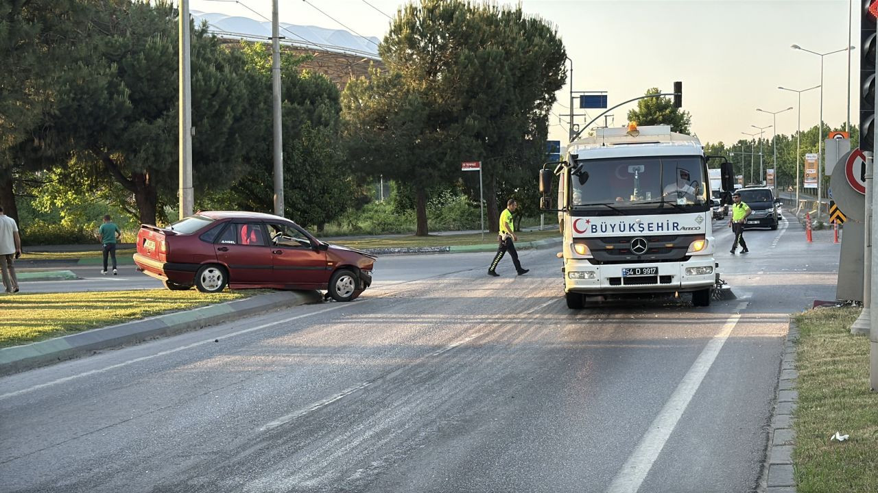 Adapazarı’nda İki Otomobil Çarpıştı: 1 Yaralı - Sayfa 4